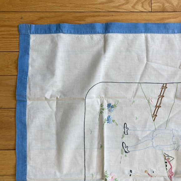 Vintage Embroidered Small Tablecloth Linen Little Boy Blue Blowing Horn Lambs - Picture 9 of 12